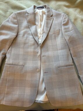 Tommy Hilfiger Men's Light Gray Plaid Two-Button Blazer